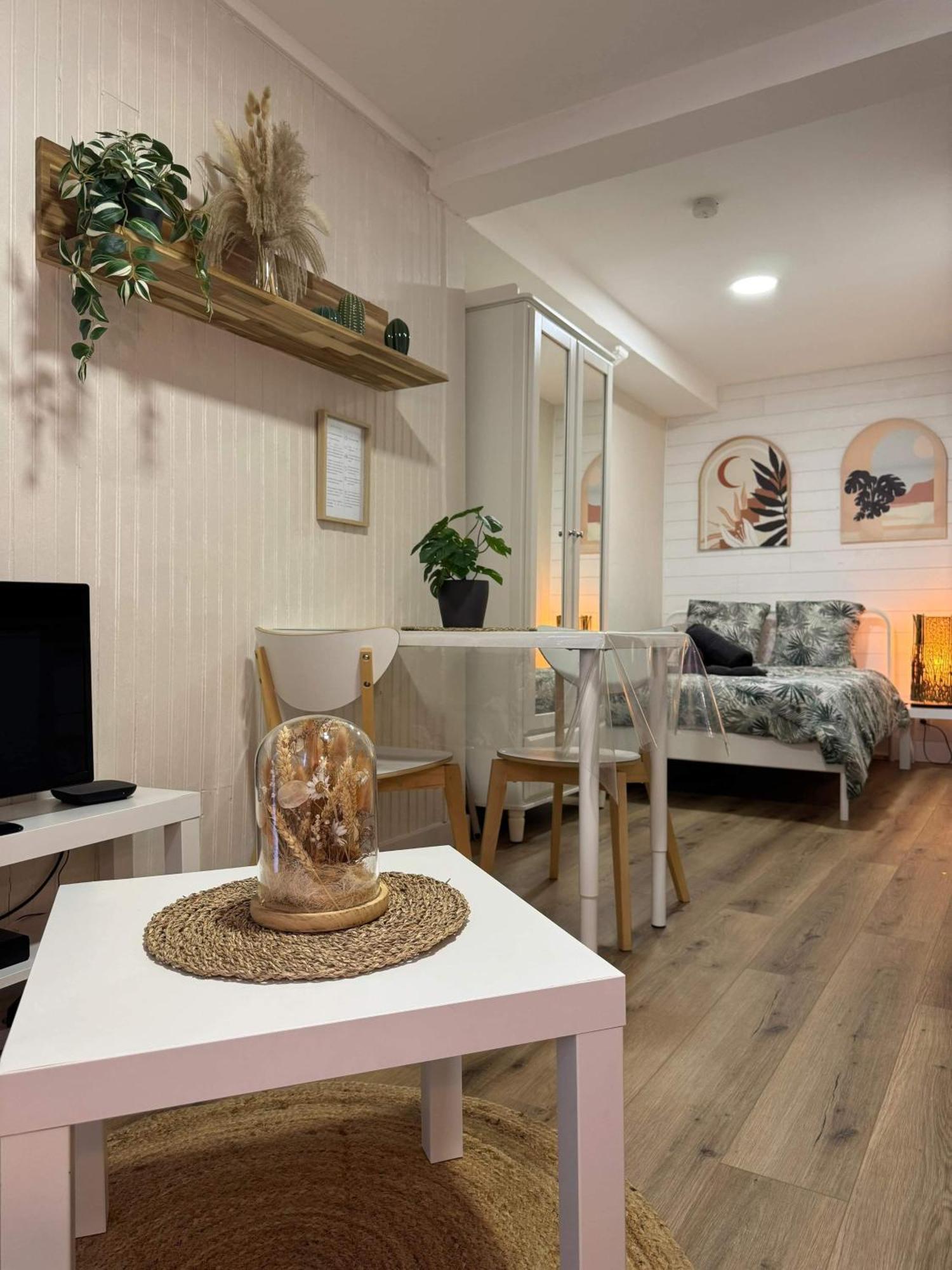 Centre Apartment *
